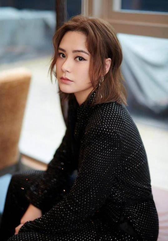 娱乐吃瓜最美女艺人,揭秘最美女艺人吃瓜盛宴